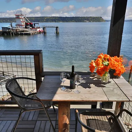 Boatyard Inn